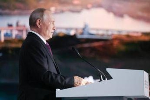 Ucraina-Russia, Putin: "C'è possibilità di accordo per stop guerra ma minacce ad aerei civili ostacolano la pace"