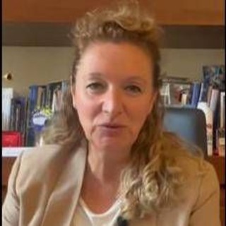 Prato, sindaca Bugetti indagata per corruzione: perquisiti gli uffici comunali