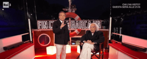 Chiambretti intervista Mughini, Polizia li ferma in diretta su Rai3: "Siamo autorizzati" Chiambretti intervista Mughini, Polizia li ferma in diretta su Rai3: "Siamo autorizzati"