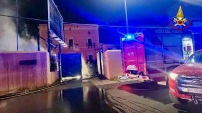 Palermo, nuovo incendio a 'Sicily by car' di Dragotto: distrutte diverse auto