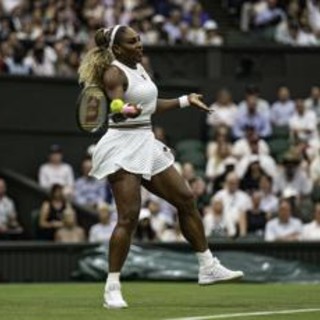 Serena Williams subito k.o. a Wimbledon, Joint vince in 3 set Serena Williams subito k.o. a Wimbledon, Joint vince in 3 set