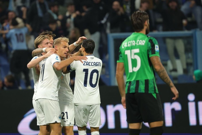 Lazio inarrestabile e al comando, Sassuolo travolto 6-2 a Reggio Emilia Lazio inarrestabile e al comando, Sassuolo travolto 6-2 a Reggio Emilia