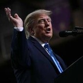 Tv americane sospendono copertura Trump, Dipartimento di Giustizia: "E' boicottaggio". Aperta indagine