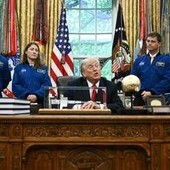 Usa-Iran, Trump: "Avanti tutta con blocco navale". Teheran: "Vuole strangolarci"