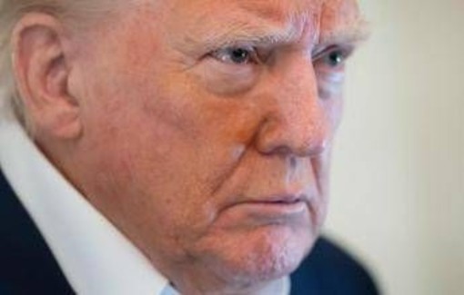 Iran, Trump minaccia: &quot;Faremo saltare in aria centrifughe nucleari con le buone o le cattive&quot;