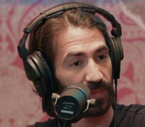 Leonardo Maria Del Vecchio si racconta a Fedez: "Ho avuto oltre 2mila donne" Leonardo Maria Del Vecchio si racconta a Fedez: "Ho avuto oltre 2mila donne"