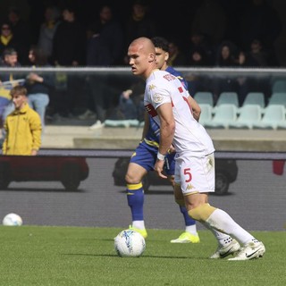 Verona-Genoa 0-2, Vitinha e Ostigard firmano un colpo salvezza