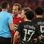 Mendes rischia espulsione, Kompany chiede un rigore: caos in Bayern Monaco-Psg