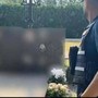 Treviglio, si accanisce contro lapide ex sindaco per una vicenda degli anni '60: denunciata 90enne Treviglio, si accanisce contro lapide ex sindaco per una vicenda degli anni '60: denunciata 90enne