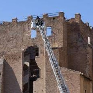Crollo Torre dei Conti, lavori per restauro finanziati con fondi Pnrr per quasi 7 milioni Crollo Torre dei Conti, lavori per restauro finanziati con fondi Pnrr per quasi 7 milioni