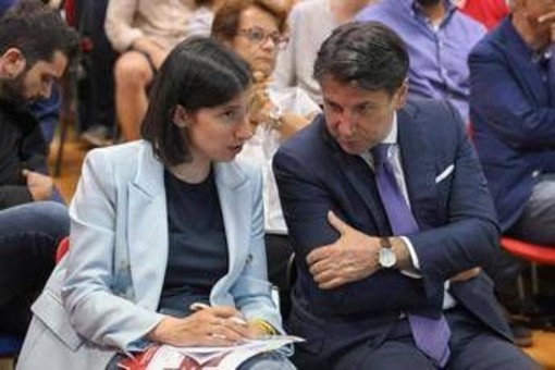 Fratelli d'Italia stabile, Pd scende, M5S sale: sondaggio politico La7 Fratelli d'Italia stabile, Pd scende, M5S sale: sondaggio politico La7