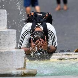 Caldo, le 10 regole salva-salute: ecco il decalogo anti rischio del ministero