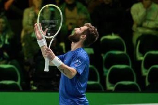 Coppa Davis, il clamoroso errore di Moutet costa l'eliminazione alla Francia - Il video Coppa Davis, il clamoroso errore di Moutet costa l'eliminazione alla Francia - Il video