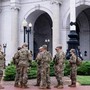 Trump schiera Guardia Nazionale armata a Washington: &quot;Pronta a reagire&quot;