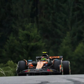 McLaren subito in evidenza in Austria, quinto tempo per Leclerc