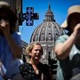 Meteo Italia, arriva il caldo africano: temperature fino a 34 gradi nel weekend Meteo Italia, arriva il caldo africano: temperature fino a 34 gradi nel weekend