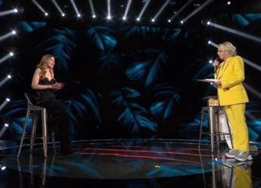 A 'Belve' Fagnani diventa medico, la gag con Maria De Filippi