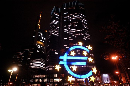 Bce, tassi fermi ma conflitto in Mo frena crescita e rilancia l’inflazione