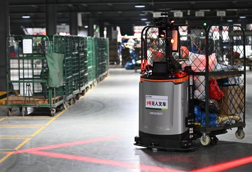 Cina, il settore logistico torna a crescere a maggio
