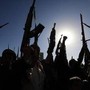 Riad: "Houthi responsabili attacco aeroporto, reagiremo". Raid sauditi contro i ribelli in Yemen Riad: "Houthi responsabili attacco aeroporto, reagiremo". Raid sauditi contro i ribelli in Yemen