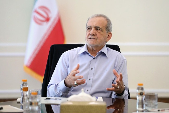 Iran, Pezeshkian “Mondo sbalordito da nostra resistenza, non siamo il Venezuela” Iran, Pezeshkian “Mondo sbalordito da nostra resistenza, non siamo il Venezuela”