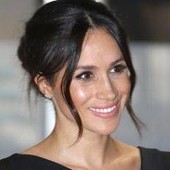 Meghan presenta il suo lussuoso calendario dell'Avvento, 24 cioccolatini a 131 euro Meghan presenta il suo lussuoso calendario dell'Avvento, 24 cioccolatini a 131 euro