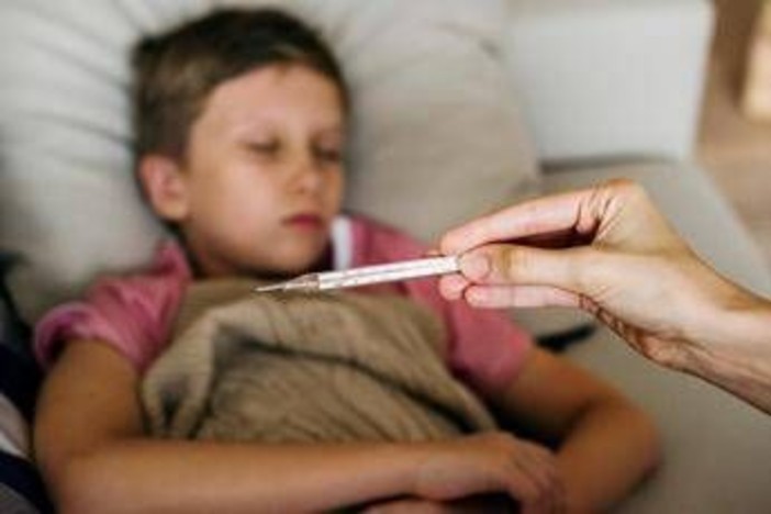 Bimbi e malattie respiratorie invernali, come si curano e quando allarmarsi