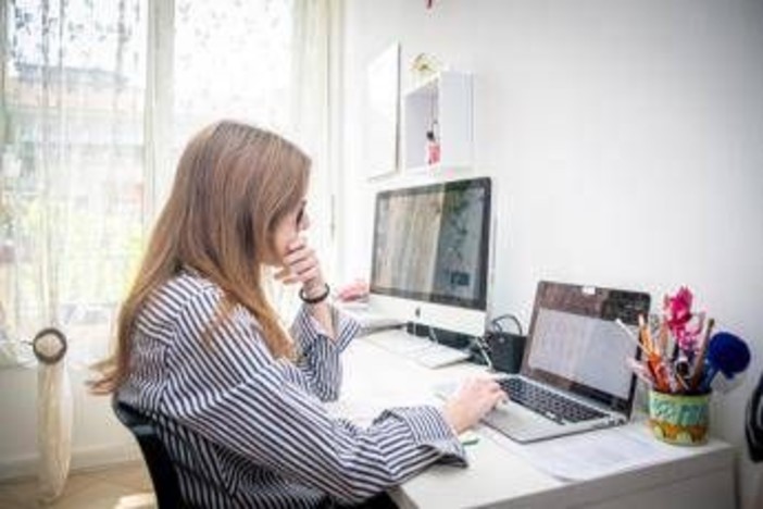 Smart working, arresto e multe fino a 7.500 euro: cosa rischiano ora i datori di lavoro Smart working, arresto e multe fino a 7.500 euro: cosa rischiano ora i datori di lavoro