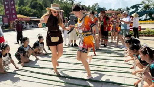 Festa nazionale in Cina, 15,46 mln di viaggi in entrata e uscita durante vacanze Festa nazionale in Cina, 15,46 mln di viaggi in entrata e uscita durante vacanze