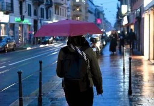 Neve, temporali e forti venti: oggi allerta arancione in Sicilia e gialla in 7 regioni Neve, temporali e forti venti: oggi allerta arancione in Sicilia e gialla in 7 regioni