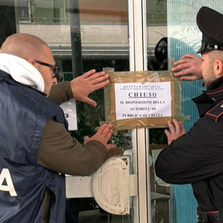 Rissa e clienti ubriachi e molesti, bar di Somma chiuso per quindici giorni