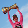 Il vincitore del Giro 2025 Simon Yates. Photo credits: LaPresse. Dal comunicato stampa Rcs Sport